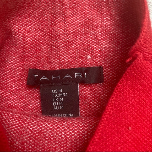 Tahari red sweater with high collar, with white stars - Picture 4 of 5